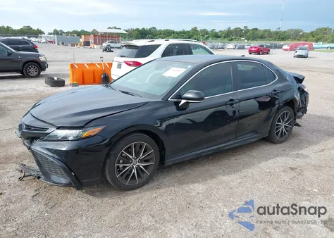 2024 Toyota Camry Se z USA, uszkodzony, nr VIN 4T1G11AK4RU246777